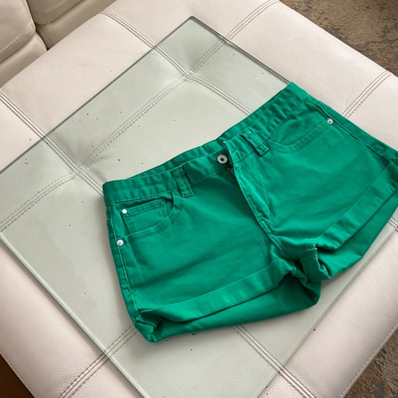 Armani Exchmge   ( AX) spring green cuff short shorts ♥️♥️ - Picture 2 of 12